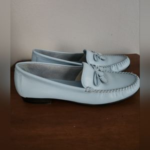 MOOTSIES TOOTSIES Light Blue Leather Loafers Womens Size 7.5